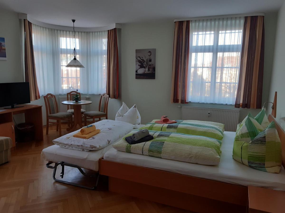 Pension Schoene Grossrohrsdorf Екстер'єр фото